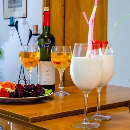 Voulias αpartments Kini