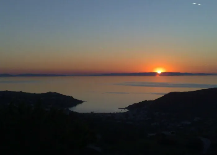 Voulias αpartments Kini